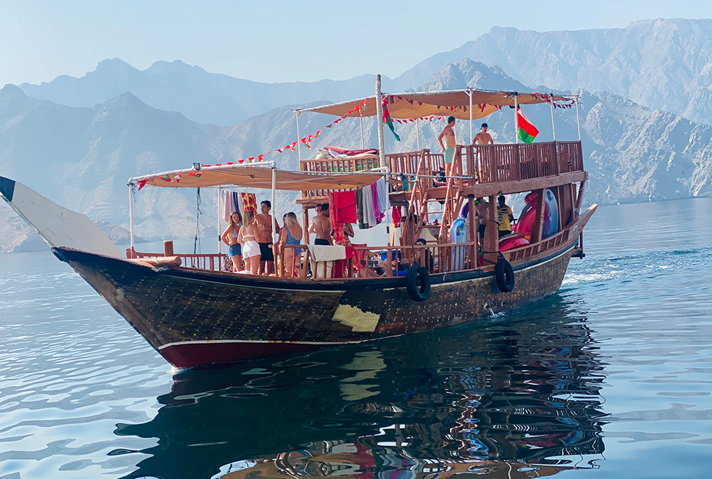 Best Dhow Cruise in Oman Al taif tours